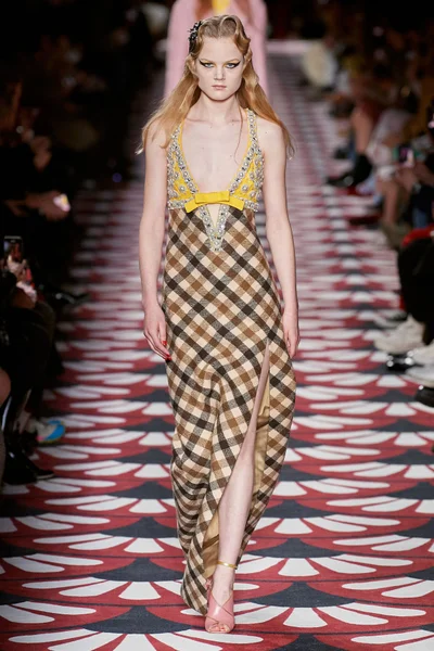 Look 23